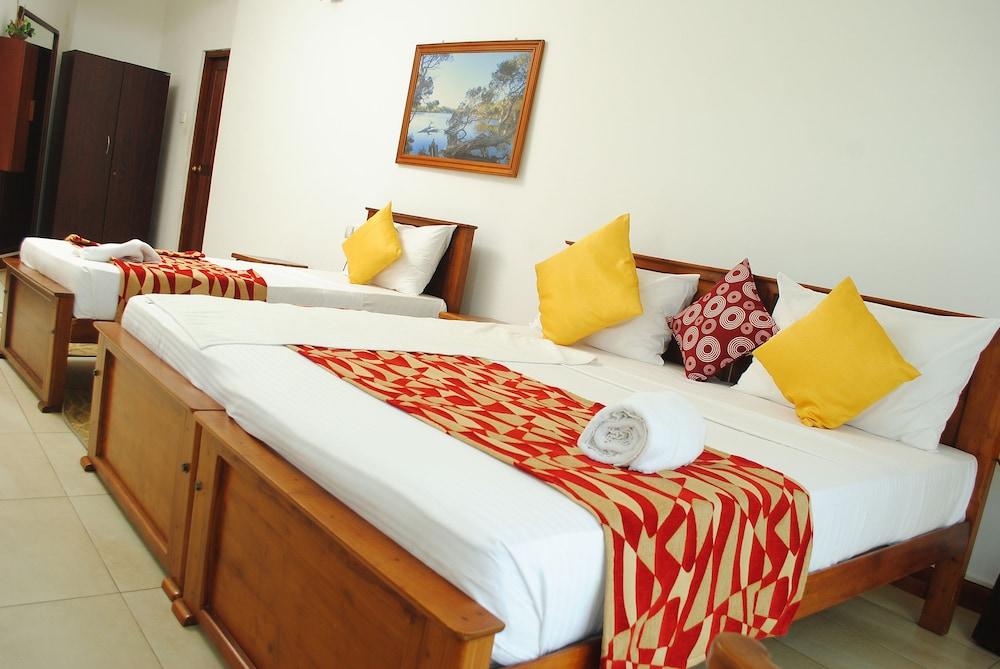 Hotel See Канди Екстериор снимка