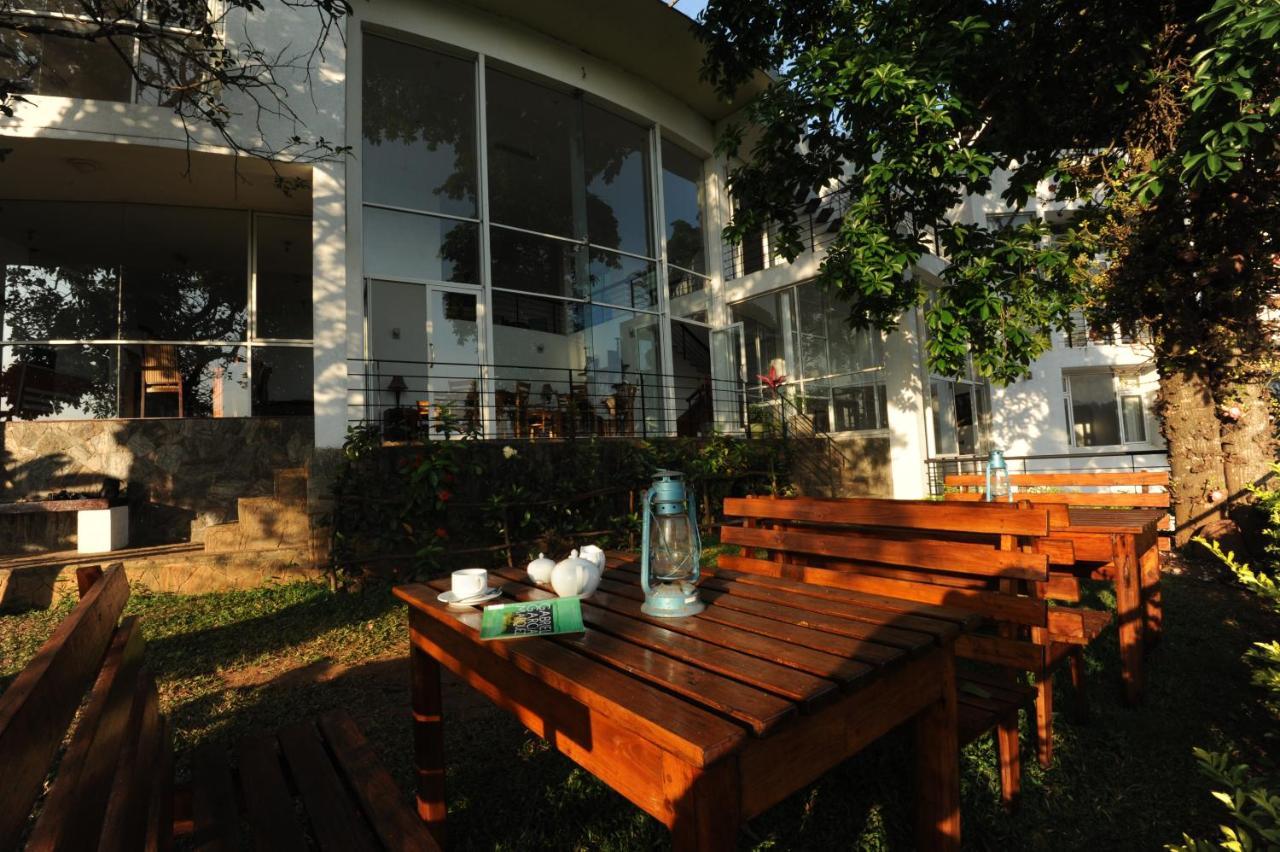 Hotel See Канди Екстериор снимка